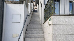 Exterior detail - H: Douro & Bridge Views | Boutique Apartments (Vila Nova de Gaia)