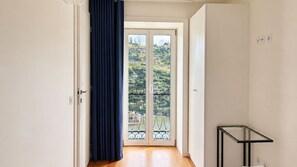 Interior - M: Douro & Bridge Views | Sunny Porto Flat (Vila Nova de Gaia)