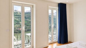 1 dormitorio, tabla de planchar con plancha, wifi gratis y ropa de cama