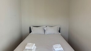 Room - Douro Bridge O - T1 Stunning River View (Vila Nova de Gaia)