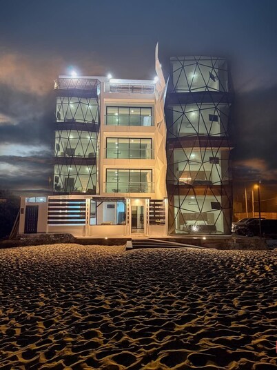 Beach Front entire Private Building 32+ PAX