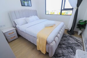 2 bedrooms, iron/ironing board, WiFi, bed sheets - Cozzy elegant 2 bedroom in westlands w/gym/pool/extra space/highend nairobi (Nairobi)