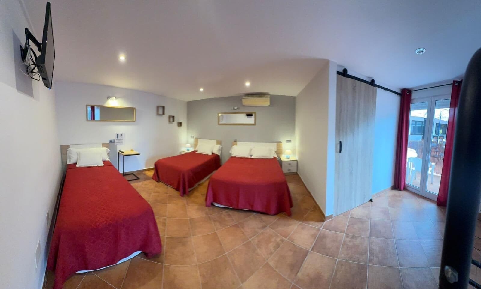 Family Quadruple Room, 1 Bedroom, Mobility Accessible, Air conditioning