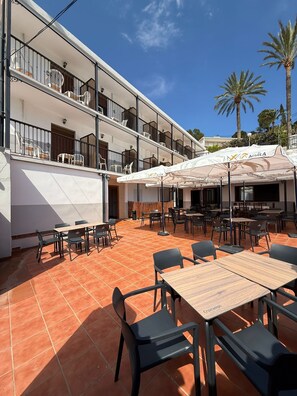 Classic Twin Room, 1 Bedroom, Air conditioning, Mountain View | Terrace/patio - Hotel Galera del Mar - Altea (Altea)