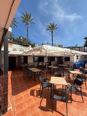 Outdoor dining - Hotel Galera del Mar - Altea (Altea)
