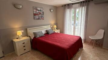 Kamar Triple Keluarga, 1 kamar tidur, ensuite, pemandangan kebun