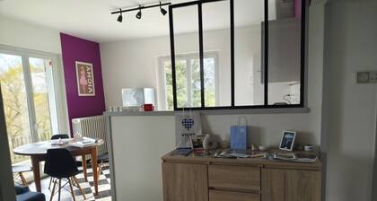 Maison de Vacances a la Campagne vue Montagne Bourbonnaise