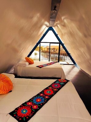 Comfort Suite, Balcony, Lake View - uros killa lodge (Puno)