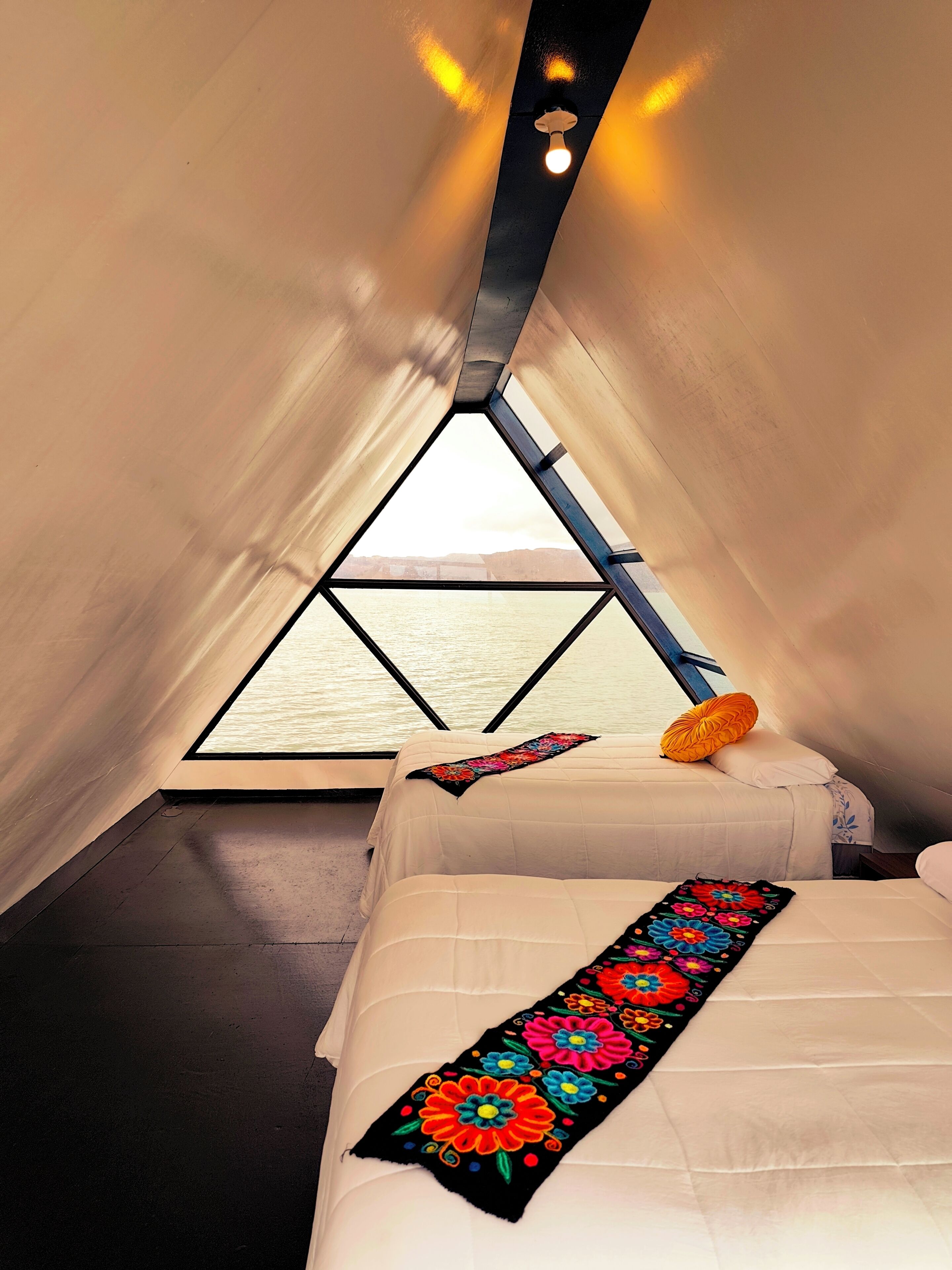 Phòng đôi, quang cảnh hồ