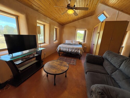 Perfect 3-bedroom farmhouse in adorable Estancia
