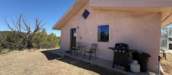 Perfect 3-bedroom farmhouse in adorable Estancia