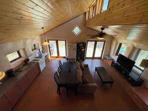 Living area - Perfect 3-bedroom farmhouse in adorable Estancia (Estancia)