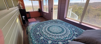 Perfect 3-bedroom farmhouse in adorable Estancia