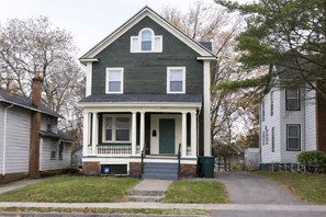 Exterior - Family Retreat: Sleeps 16+ Near U of R (Rochester)