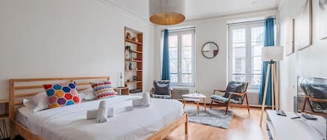 2 bedrooms, iron/ironing board, free WiFi, bed sheets