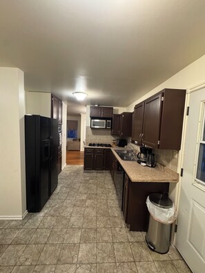 Private kitchen - Mountain Getaway, the perfect stay for an outdoor adventure. (Elkford)