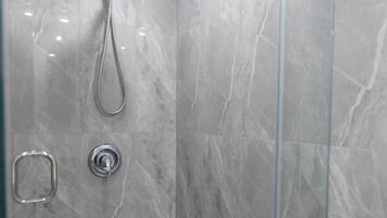 Double Room Ensuite | Kamar mandi