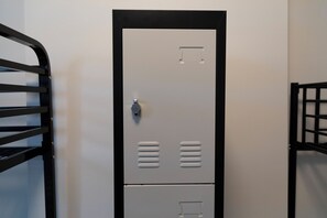 Single Bed in 10-Bed Female Dormitory Room Ensuite | Interior - Check Inn CA (Toronto)