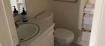 Large 4030 house, bedrooms, both with private bathrooms. Breakfast included pool