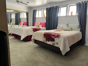 2 chambres, fer et planche à repasser, accès Internet, draps fournis