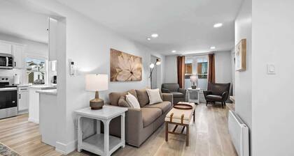 Spacious 3 Bdrm Haven - Steps to Downtown Ch'town