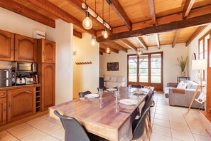 Dining - L'Oasis de SaBen - Piscine Privée (Belfort-du-Quercy)