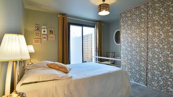 1 bedroom, iron/ironing board, free WiFi, bed sheets