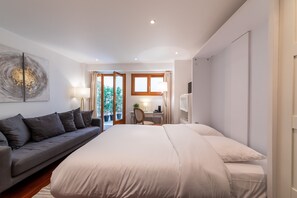Free WiFi, bed sheets - Marais Studio Vosges (Paris)