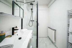 Hair dryer, towels - Quartier Latin Sorbonne (Paris)