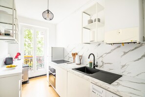Fridge, oven, dishwasher, coffee/tea maker - Quartier Latin Sorbonne (Paris)