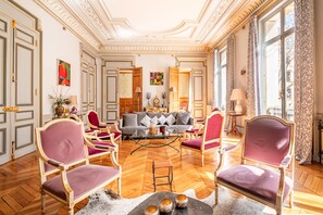 Interior - Wagram Luxury Palace (Paris)