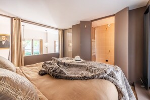 3 bedrooms, iron/ironing board, free WiFi, bed sheets - Wagram Luxury Palace (Paris)