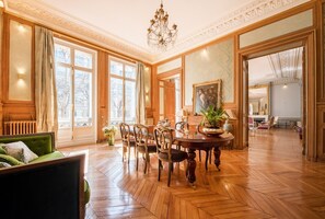 Interior - Wagram Luxury Palace (Paris)