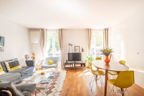 Fernseher, Stereoanlage
