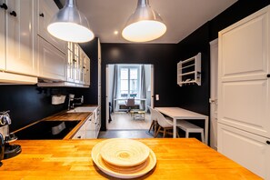 Interior - Alma Tour Eiffel - One Bedroom Apartment, Sleeps 3 (Paris)