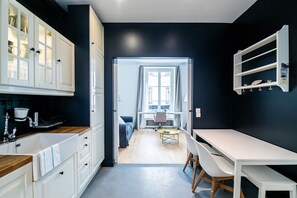 Interior - Alma Tour Eiffel - One Bedroom Apartment, Sleeps 3 (Paris)
