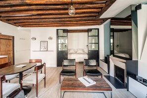 Interior - Île Saint Louis Cosy (Paris)