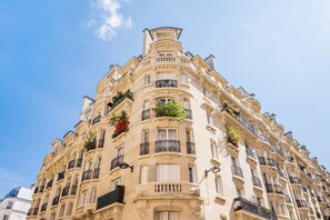 Exterior - Tour Eiffel Belle Vue (Paris)