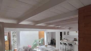 Chalet Premium, vue jardin | Coin séjour