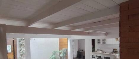 Chalet Premium, vista al jardín | Área de sala de estar