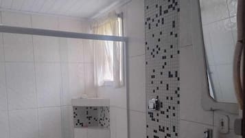 Premium Chalet, Garden View | Bathroom | Shower, hair dryer, towels, toilet paper