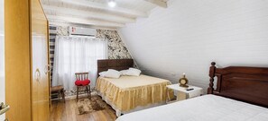 Chalet Premium, vista al jardín | Ropa de cama de alta calidad y decoración personalizada 