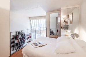 Iron/ironing board, free WiFi, bed sheets - Parc Monceau Loft - Studio Apartment, Sleeps 3 (Paris)
