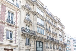 Exterior - Parc Monceau Loft - Studio Apartment, Sleeps 3 (Paris)