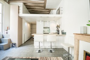 Fridge, microwave, oven, dishwasher - Bon Marché Rousselet (Paris)