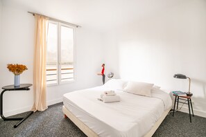 1 bedroom, iron/ironing board, free WiFi, bed sheets - Montmartre Martyrs - One Bedroom Apartment, Sleeps 2 (Paris)