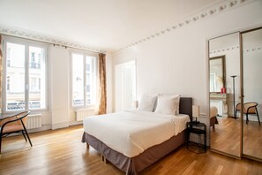 2 bedrooms, iron/ironing board, free WiFi, bed sheets - Grands Boulevards Family (Paris)