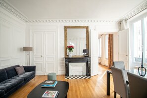Interior - Grands Boulevards Family (Paris)