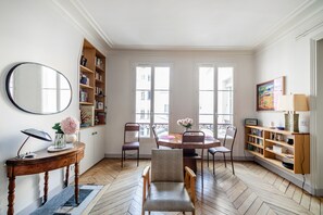 Interior - Opera Home - Two Bedroom Apartment, Sleeps 4 (Paris)