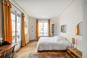 2 chambres, fer et planche à repasser, Wi-Fi gratuit, draps fournis